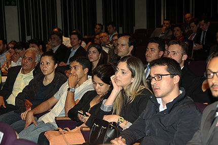 Foto-8-Jovens-participantes
